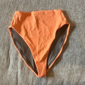 Left on Friday hi hi bottoms!